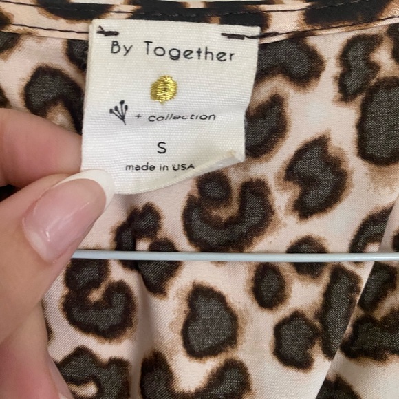 Staple cheetah dress! Barely worn! Could be cover up, dressed up or dressed down - Picture 5 of 7